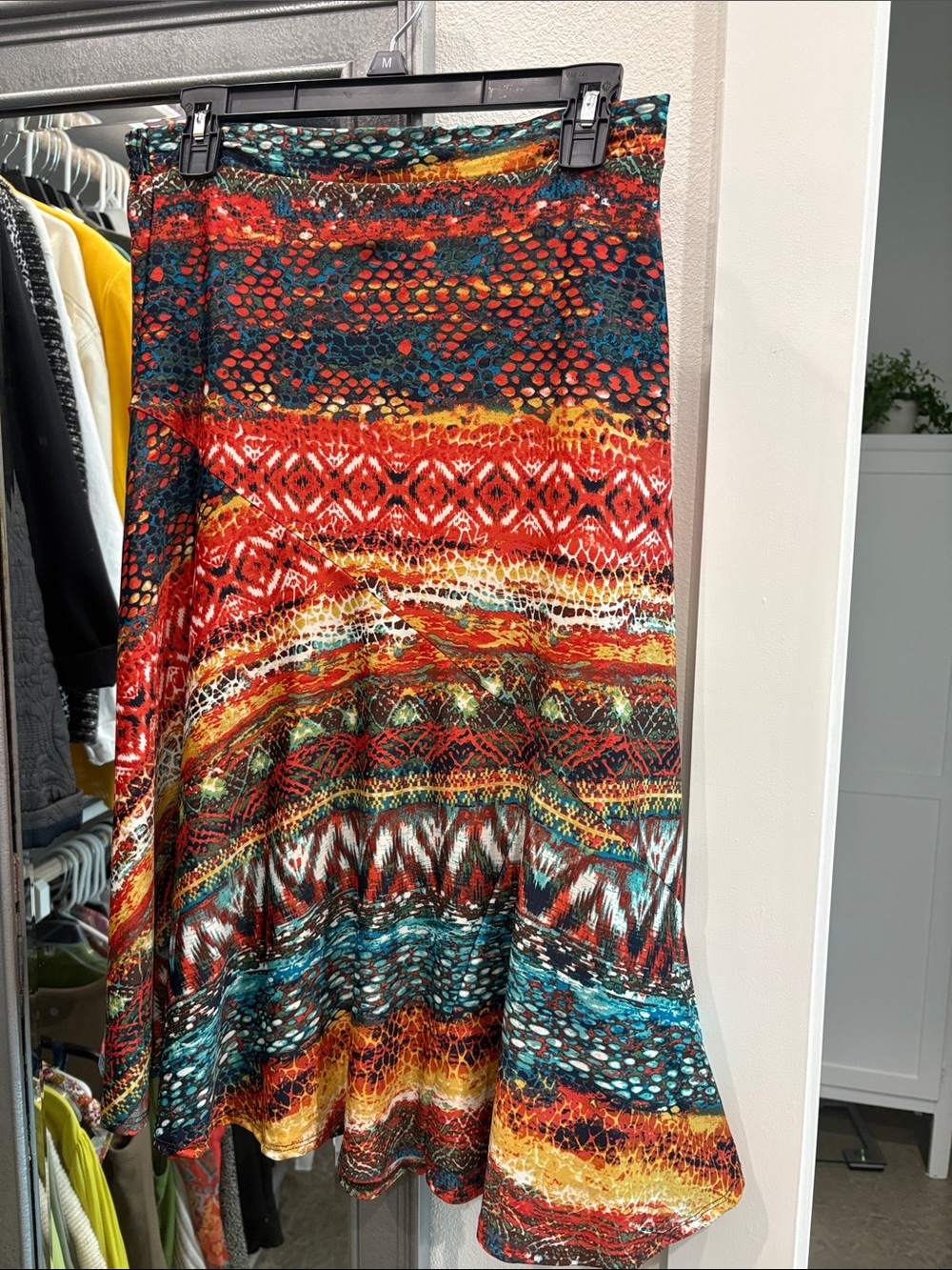 Choices Multicolor Red Teal Orange Patterned Skirt